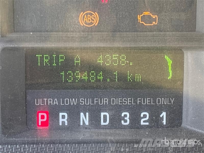 Ford F-350 XL 4x4 Crew Cab Pickup Inne