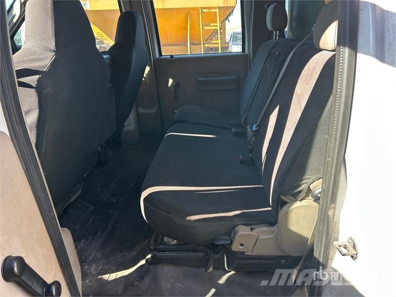 Ford F-350 XL 4x4 Crew Cab Pickup (Inoperable) Outros