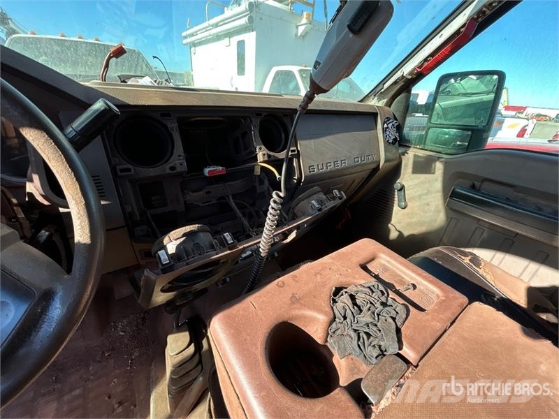 Ford F-350 XL 4x4 Crew Cab Pickup (Inoperable) Furgoni altro