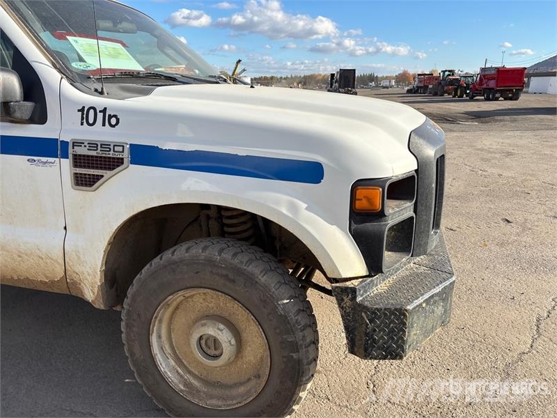 Ford F-350 XL 4x4 Crew Cab Pickup Inne