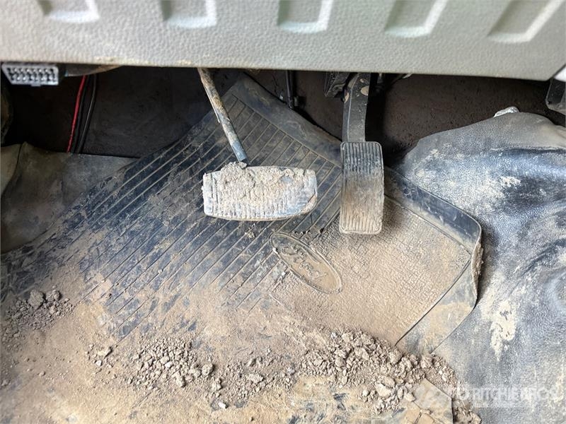 Ford F-350 XL 4x4 Crew Cab Pickup Inne