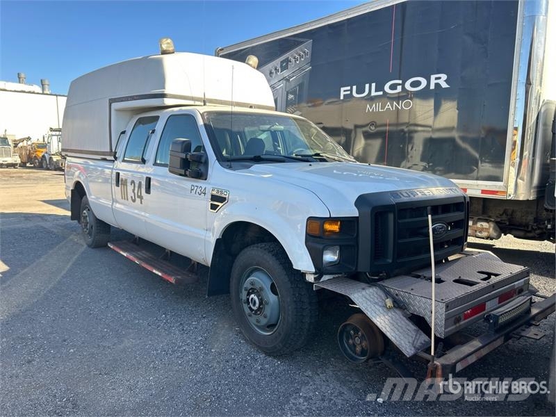 Ford F-350 XL 4x4 Crew Cab Pickup (Inoperable) Outros