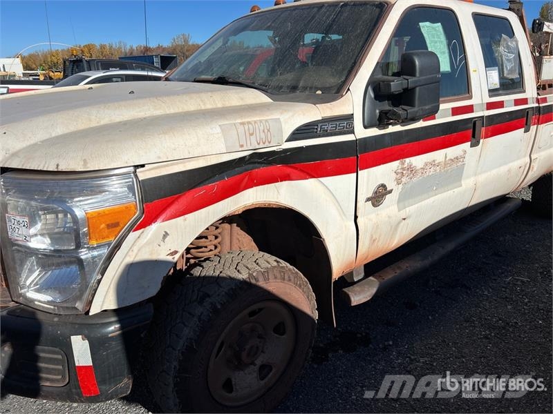 Ford F-350 XL 4x4 Crew Cab Pickup (Inoperable) Furgoni altro