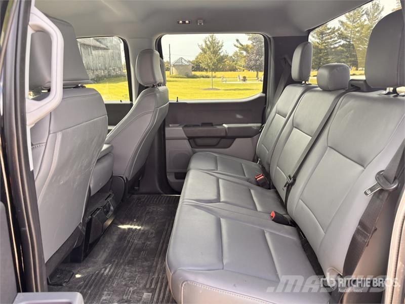 Ford F-350 XL 4x4 Crew Cab Pickup Anders