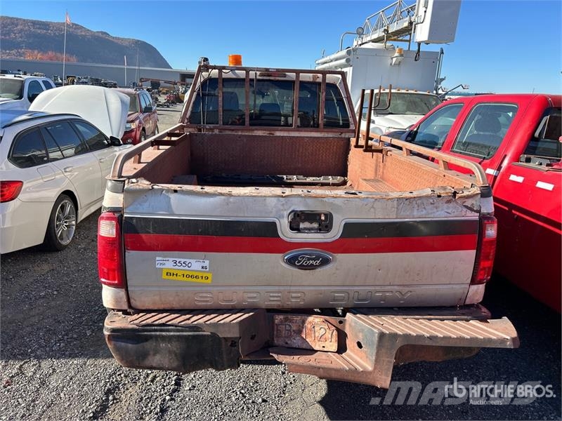Ford F-350 XL 4x4 Crew Cab Pickup (Inoperable) Furgoni altro