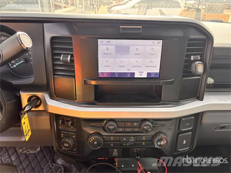 Ford F-350 XL 4x4 Crew Cab Pickup Anders