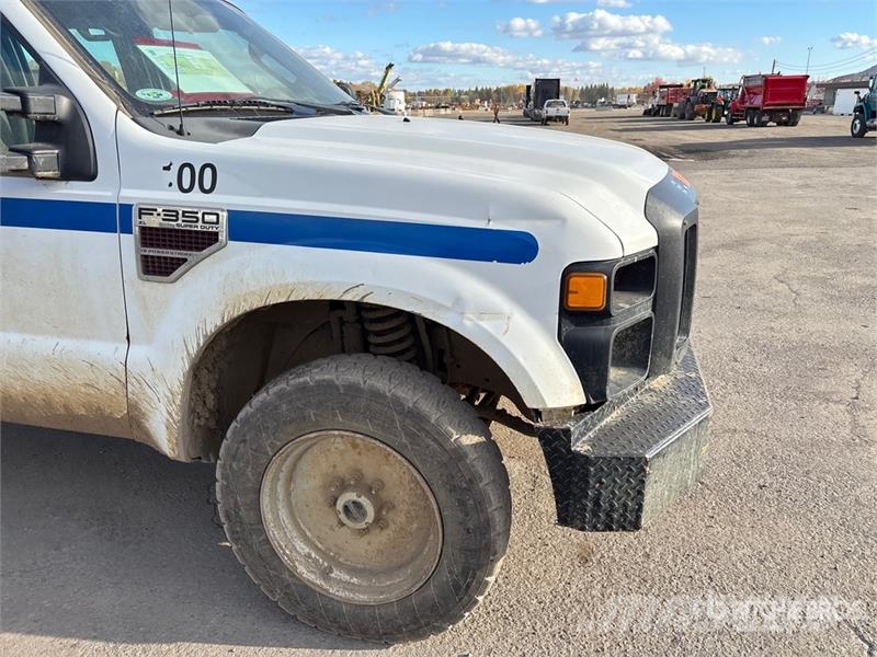 Ford F-350 XL 4x4 Crew Cab Pickup Inne