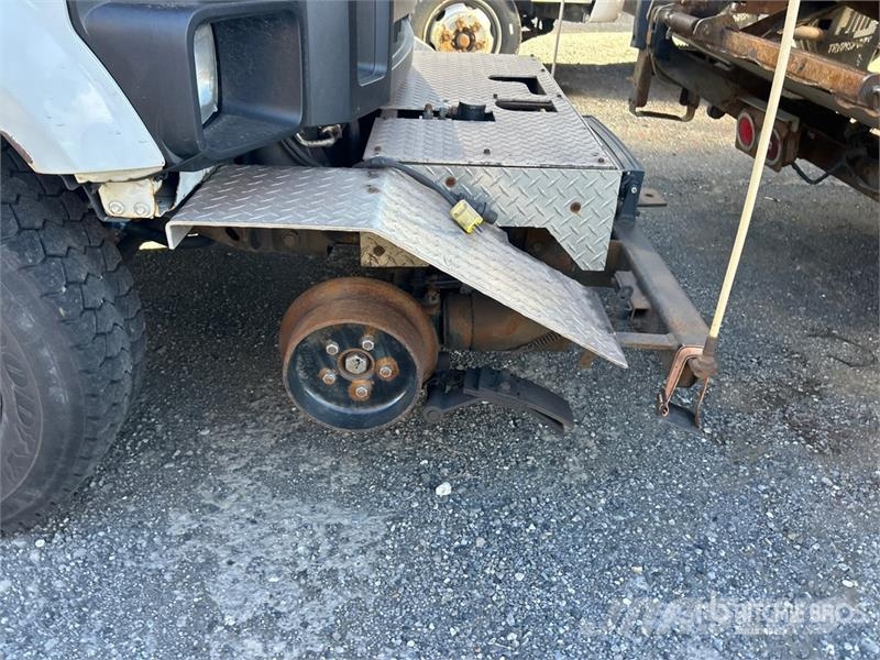 Ford F-350 XL 4x4 Crew Cab Pickup (Inoperable) Outros