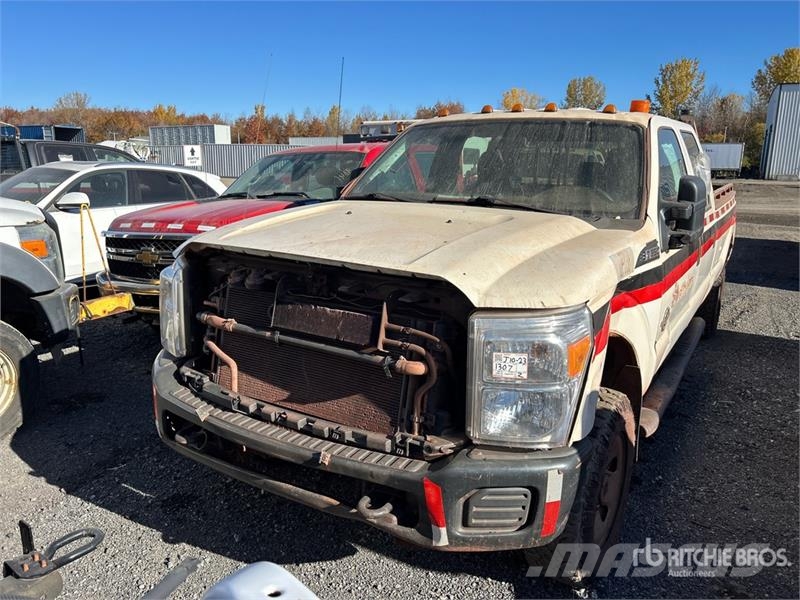 Ford F-350 XL 4x4 Crew Cab Pickup (Inoperable) Furgoni altro