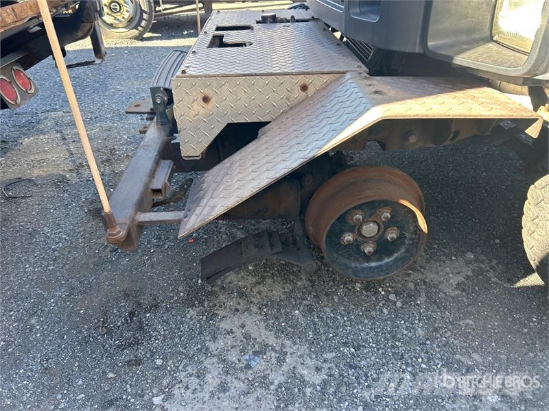 Ford F-350 XL 4x4 Crew Cab Pickup (Inoperable) Outros