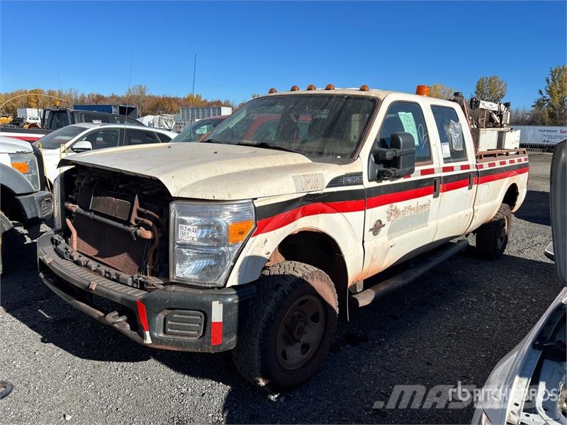 Ford F-350 XL 4x4 Crew Cab Pickup (Inoperable) Furgoni altro