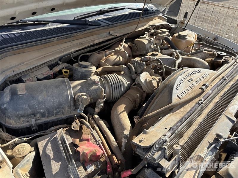 Ford F-350 XL 4x4 Crew Cab Pickup Inne