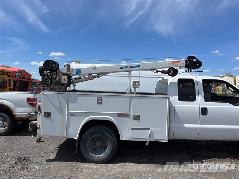 Ford F-350 XL 4x4 Extended Cab Service Truck (Inoperabl مركبات الأغراض العامة