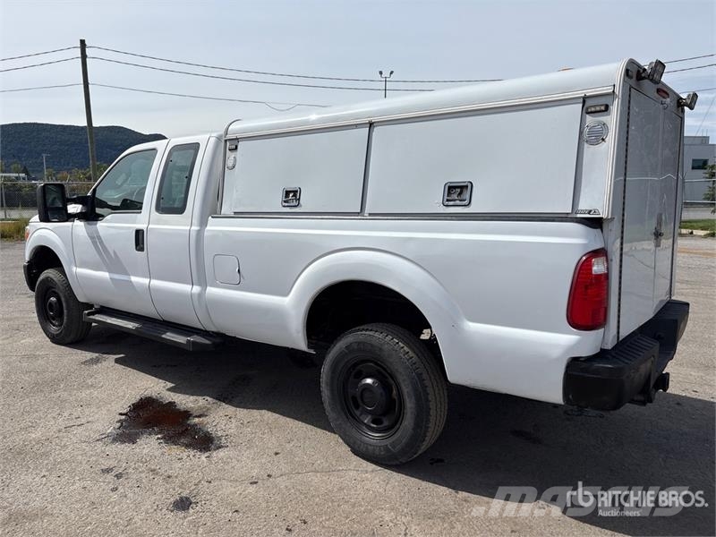 Ford F-350 XL 4x4 Extended Cab Pickup Citi