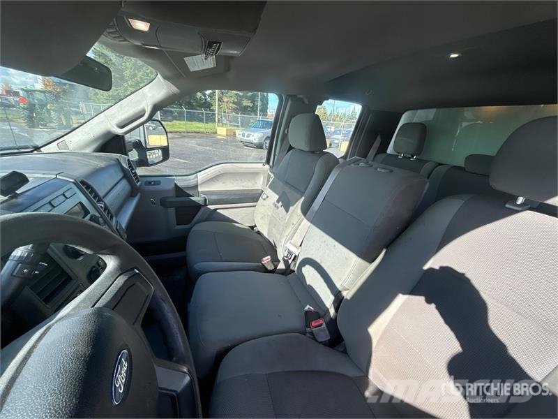 Ford F-350 XL 4x4 Extended Cab Utility Truck شاحنات خفيفة/مفصلية الجوانب
