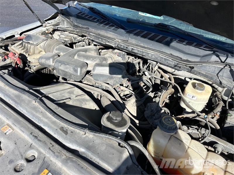 Ford F-350 XL 4x4 Extended Cab Utility Truck شاحنات خفيفة/مفصلية الجوانب