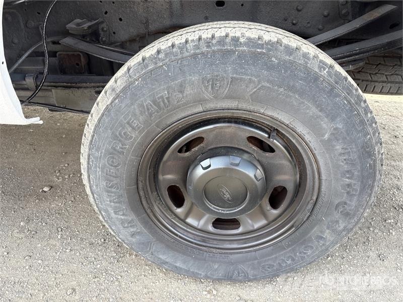 Ford F-350 XL 4x4 Extended Cab Pickup Citi