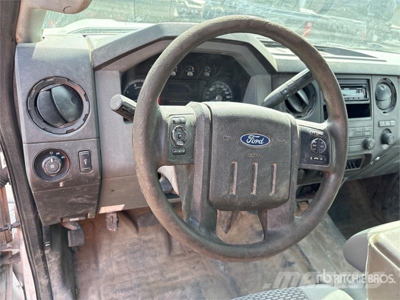 Ford F-350 XL 4x4 Extended Cab Pickup Citi