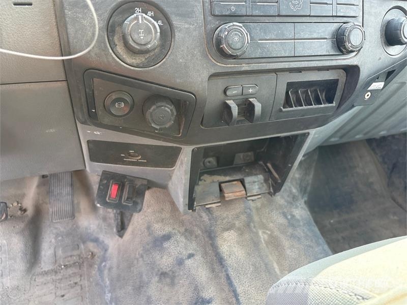 Ford F-350 XL 4x4 Extended Cab Pickup Citi