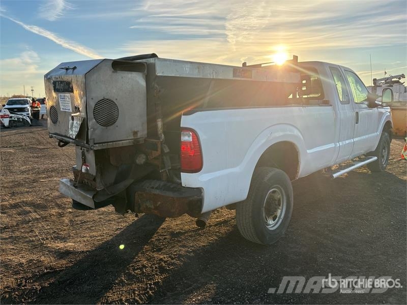 Ford F-350 XL 4x4 Extended Cab Pickup Otras furgonetas