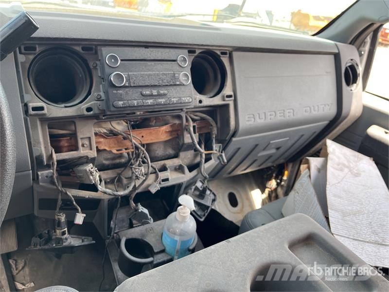 Ford F-350 XL 4x4 Extended Cab Service Truck (Inoperabl مركبات الأغراض العامة