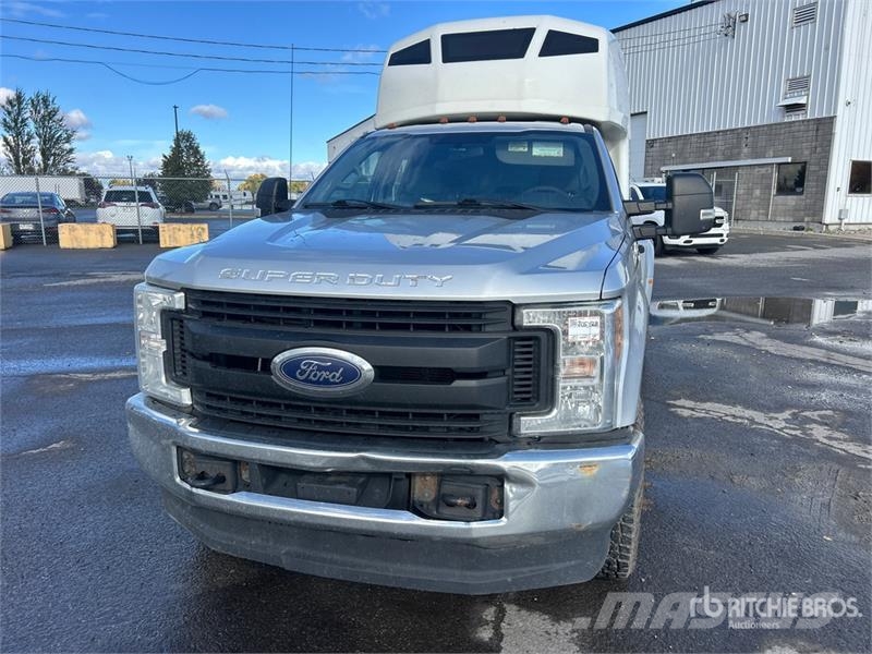 Ford F-350 XL 4x4 Extended Cab Utility Truck شاحنات خفيفة/مفصلية الجوانب