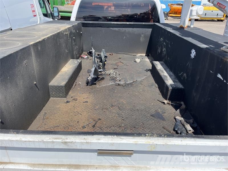 Ford F-350 XL 4x4 Extended Cab Service Truck (Inoperabl مركبات الأغراض العامة