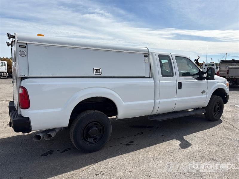 Ford F-350 XL 4x4 Extended Cab Pickup Citi
