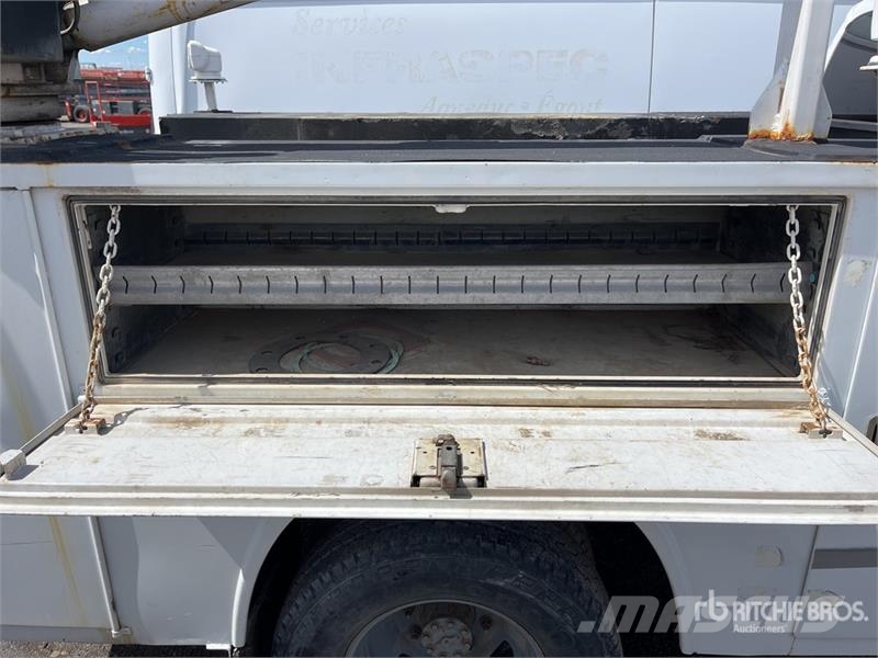 Ford F-350 XL 4x4 Extended Cab Service Truck (Inoperabl مركبات الأغراض العامة