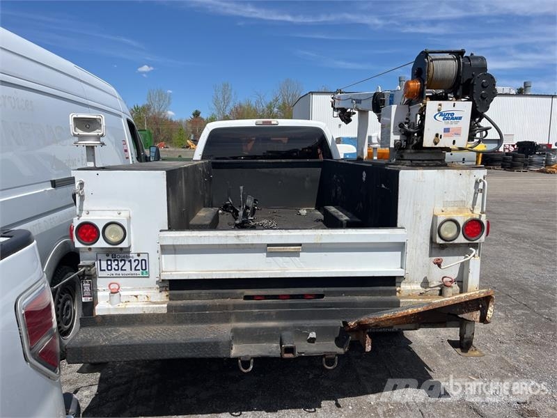 Ford F-350 XL 4x4 Extended Cab Service Truck (Inoperabl مركبات الأغراض العامة