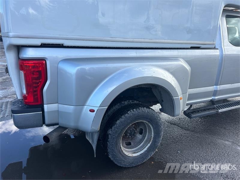Ford F-350 XL 4x4 Extended Cab Utility Truck شاحنات خفيفة/مفصلية الجوانب