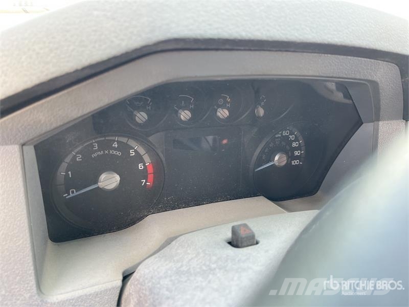 Ford F-350 XL 4x4 Extended Cab Service Truck (Inoperabl مركبات الأغراض العامة