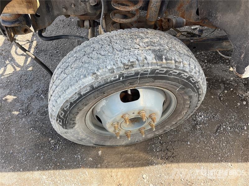 Ford F-350 XL 4x4 Extended Cab Service Truck (Inoperabl مركبات الأغراض العامة