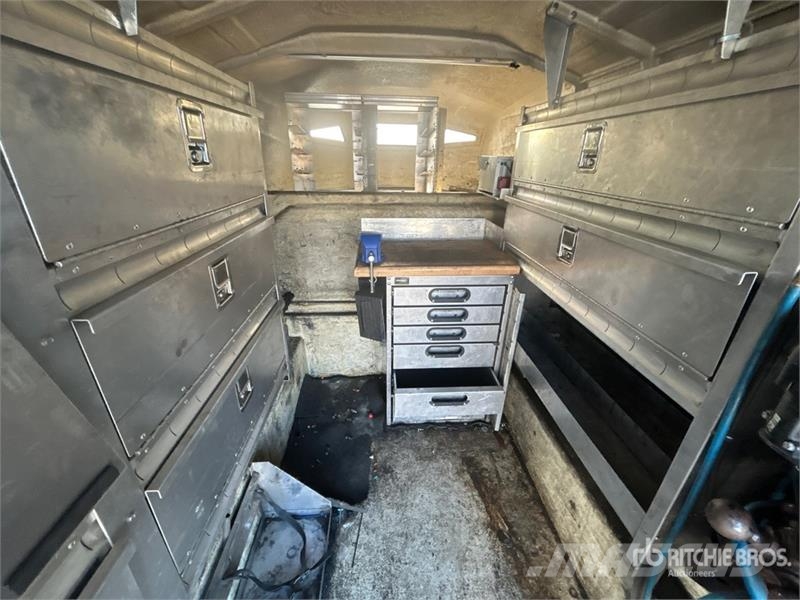 Ford F-350 XL 4x4 Extended Cab Utility Truck شاحنات خفيفة/مفصلية الجوانب