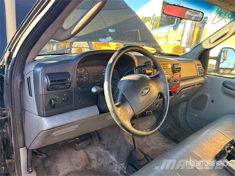 Ford F-350 XL 4x4 Pickup Ostalo