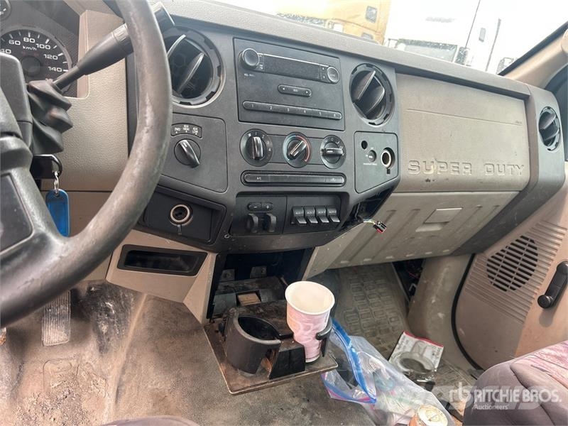 Ford F-350 XL 4x4 Pickup (Inoperable) その他
