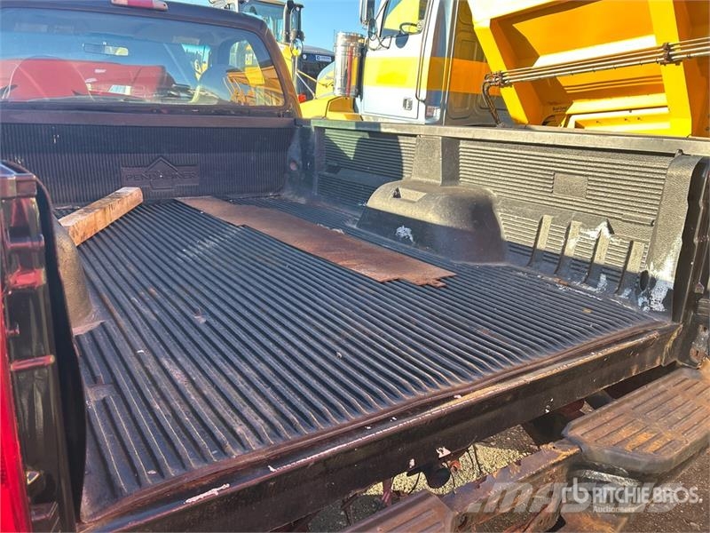 Ford F-350 XL 4x4 Pickup Ostalo
