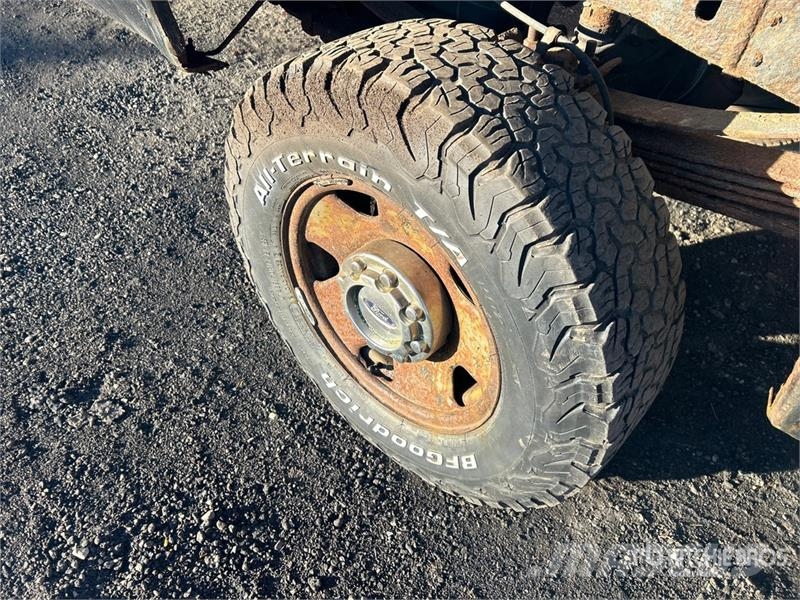 Ford F-350 XL 4x4 Pickup Ostalo