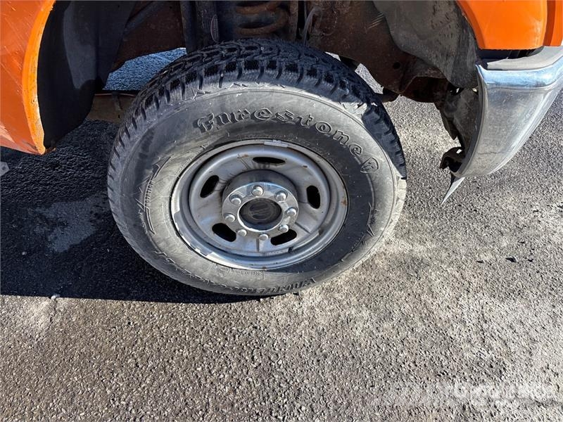 Ford F-350 XL 4x4 Pickup Egyéb