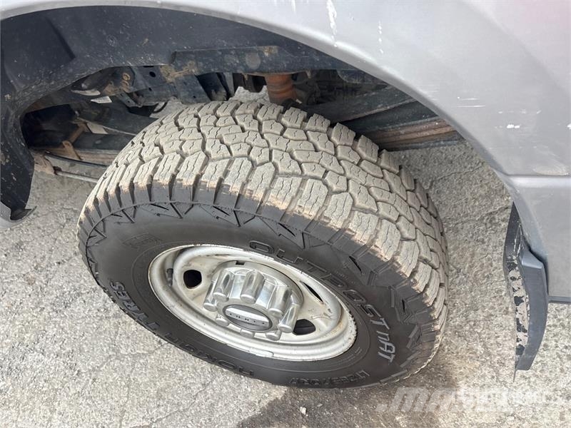 Ford F-350 XL 4x4 Pickup Furgoni altro
