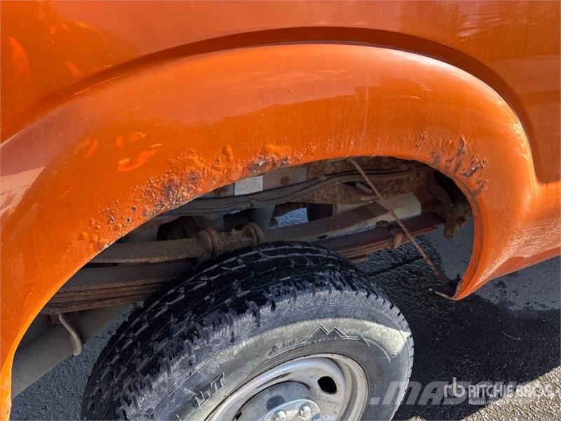 Ford F-350 XL 4x4 Pickup Egyéb