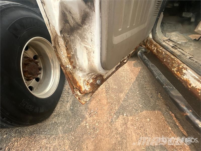 Ford F-350 XL 4x4 Pickup (Inoperable) その他