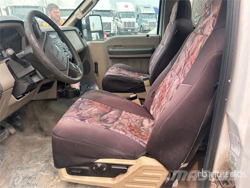 Ford F-350 XL 4x4 Pickup (Inoperable) その他