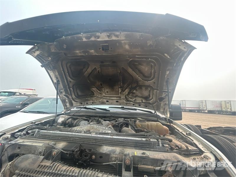 Ford F-350 XL 4x4 Pickup (Inoperable) その他