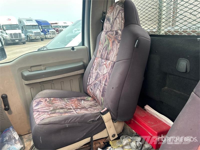 Ford F-350 XL 4x4 Pickup (Inoperable) その他