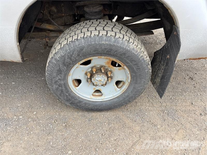Ford F-350 XL 4x4 Pickup أخرى