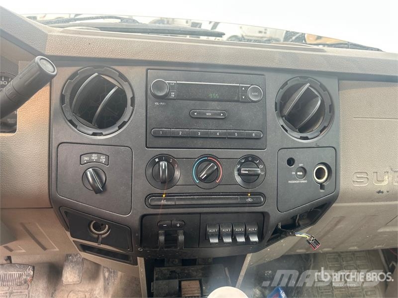 Ford F-350 XL 4x4 Pickup (Inoperable) その他