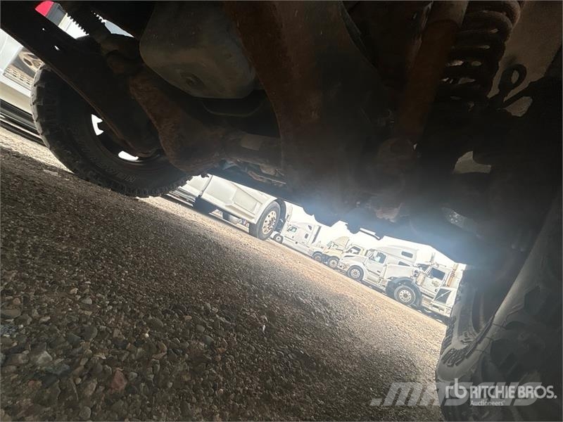Ford F-350 XL 4x4 Pickup (Inoperable) その他