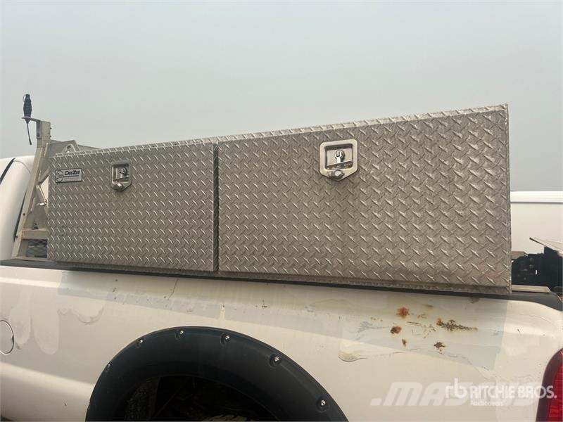 Ford F-350 XL 4x4 Pickup (Inoperable) その他