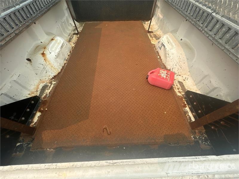 Ford F-350 XL 4x4 Pickup (Inoperable) その他